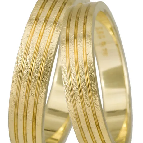 WEDDING BANDS 14 CARAT GOLD TRIPPLE LINE